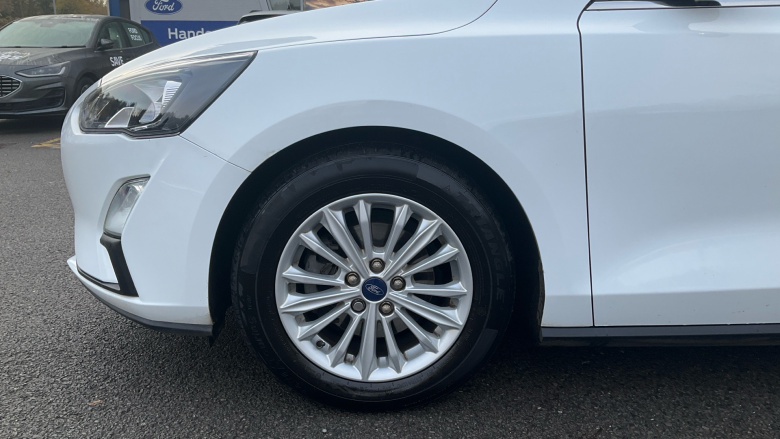 Ford Focus 1.0 EcoBoost Hybrid mHEV 125 Titanium Edition 5dr Petrol Hatchback